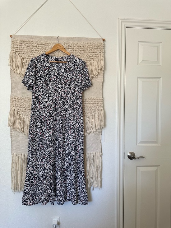 Madewell Dresses & Skirts - Madewell Button-Front Flutter-Sleeve Midi Dress